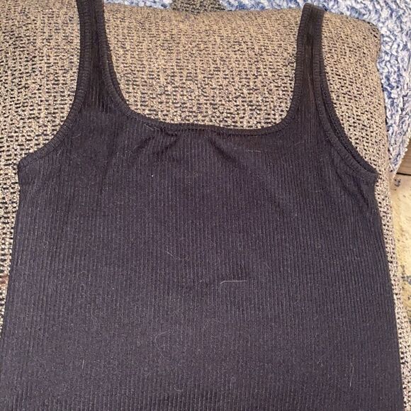 ✨ Sunflower Embroidered Crop Tank Top✨ - Picture 6 of 7